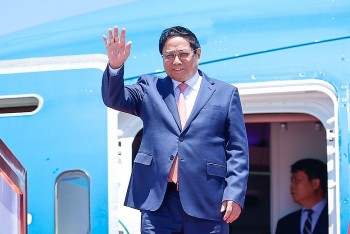 Thủ tướng Phạm Minh Chính tới Đại Liên, bắt đầu tham dự Hội nghị WEF