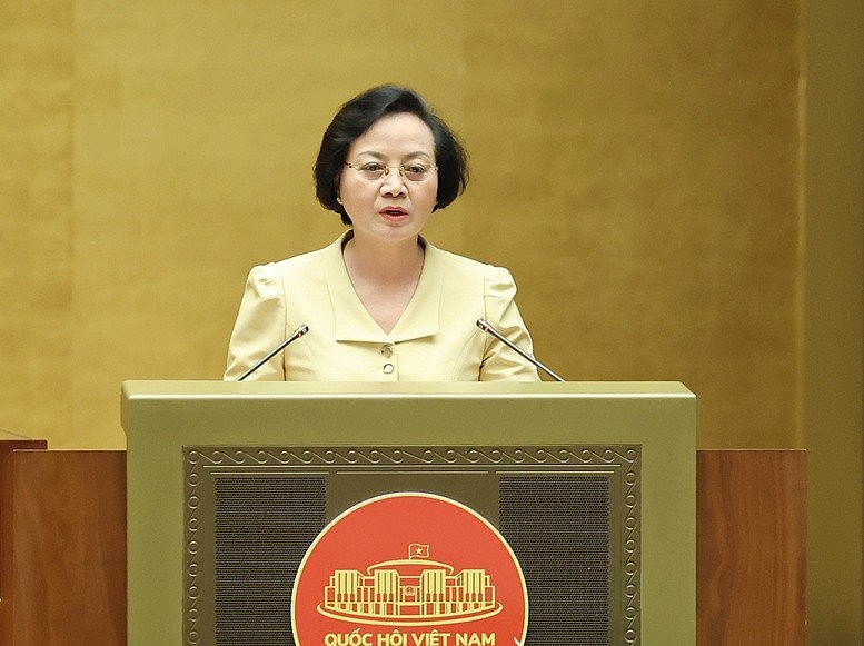 Bộ trưởng Bộ Nội vụ Phạm Thị Thanh Trà tại phiên họp