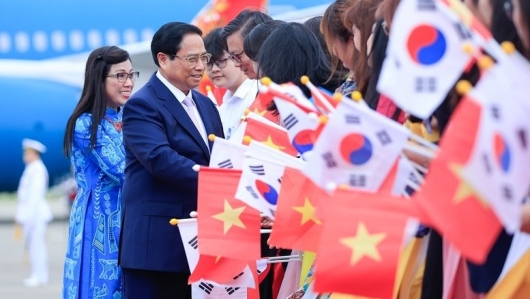 Thủ tướng Phạm Minh Chính và Phu nhân tới Seoul, bắt đầu chuyến thăm chính thức Hàn Quốc