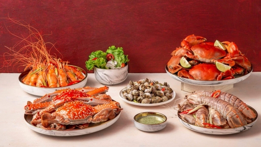 Khách tố món cua của nhà hàng buffet nổi tiếng Hà Nội có mùi, quản lý nói gì?