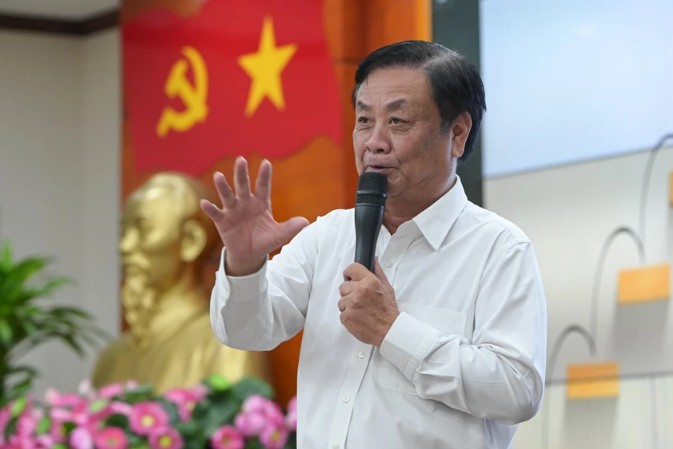 Bộ trưởng Lê Minh Hoan chia sẻ tại diễn đàn. Ảnh: AH
