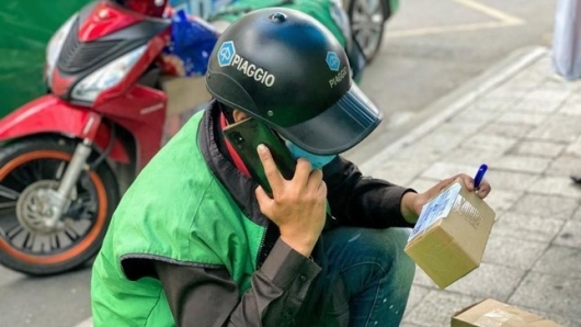 Người Việt “nghiện” mua sắm online: Tiện lợi đi kèm rủi ro