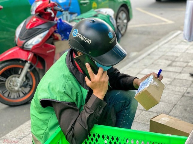 Người Việt “nghiện” mua sắm online: Tiện đi kèm rủi ro