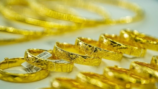 Người dân "mất" gần 2 triệu đồng/lượng sau 1 tuần nắm giữ vàng nhẫn