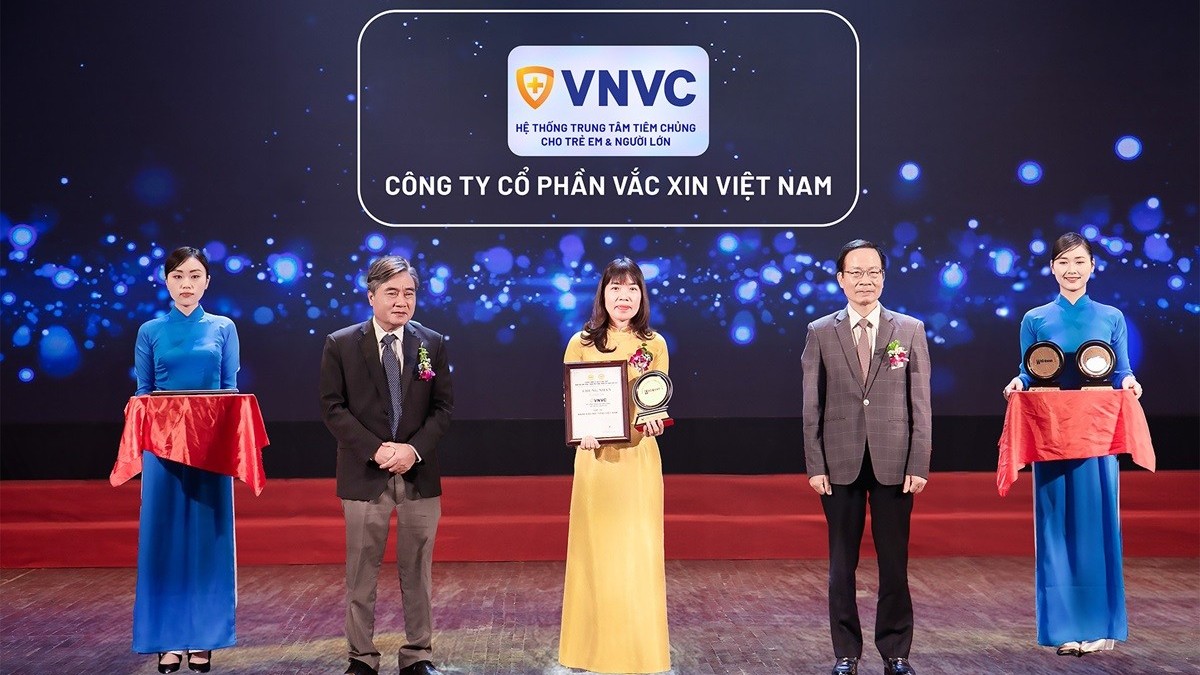 Hệ thống trung tâm tiêm chủng VNVC vào “Top 10 nhãn hiệu nổi tiếng Việt Nam 2024”