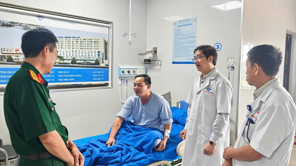 Cấp cứu thành công bệnh nhân bị ong vò vẽ đốt