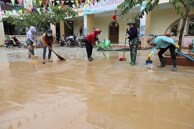 Đảm bảo nước sạch, vệ sinh môi trường, quản lý chất thải y tế trong bão số 3