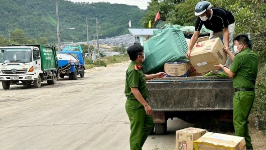 Tiêu hủy gần 10.000 bánh trung thu không rõ nguồn gốc xuất xứ