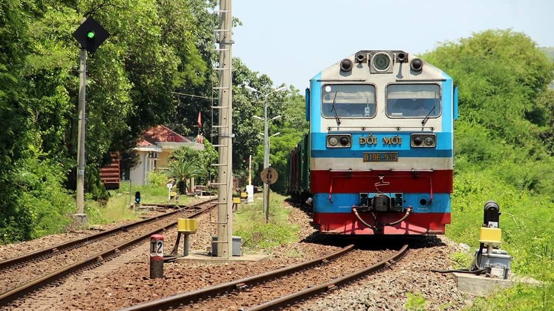 Hàng không, đường sắt vận chuyển miễn phí hàng cứu trợ các tỉnh miền Bắc