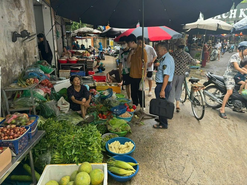 Chủ động kiểm soát thị trường trong mùa mưa bão, kiên quyết không để xảy ra tình trạng găm hàng, đẩy giá nhằm trục lợi