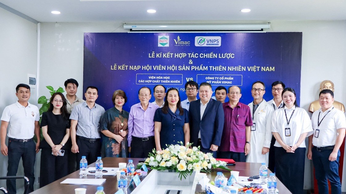 Hội Khoa học các sản phẩm thiên nhiên Việt Nam và Công ty cổ phần mỹ phẩm Vimac ký kết Biên bản hợp tác chiến lược