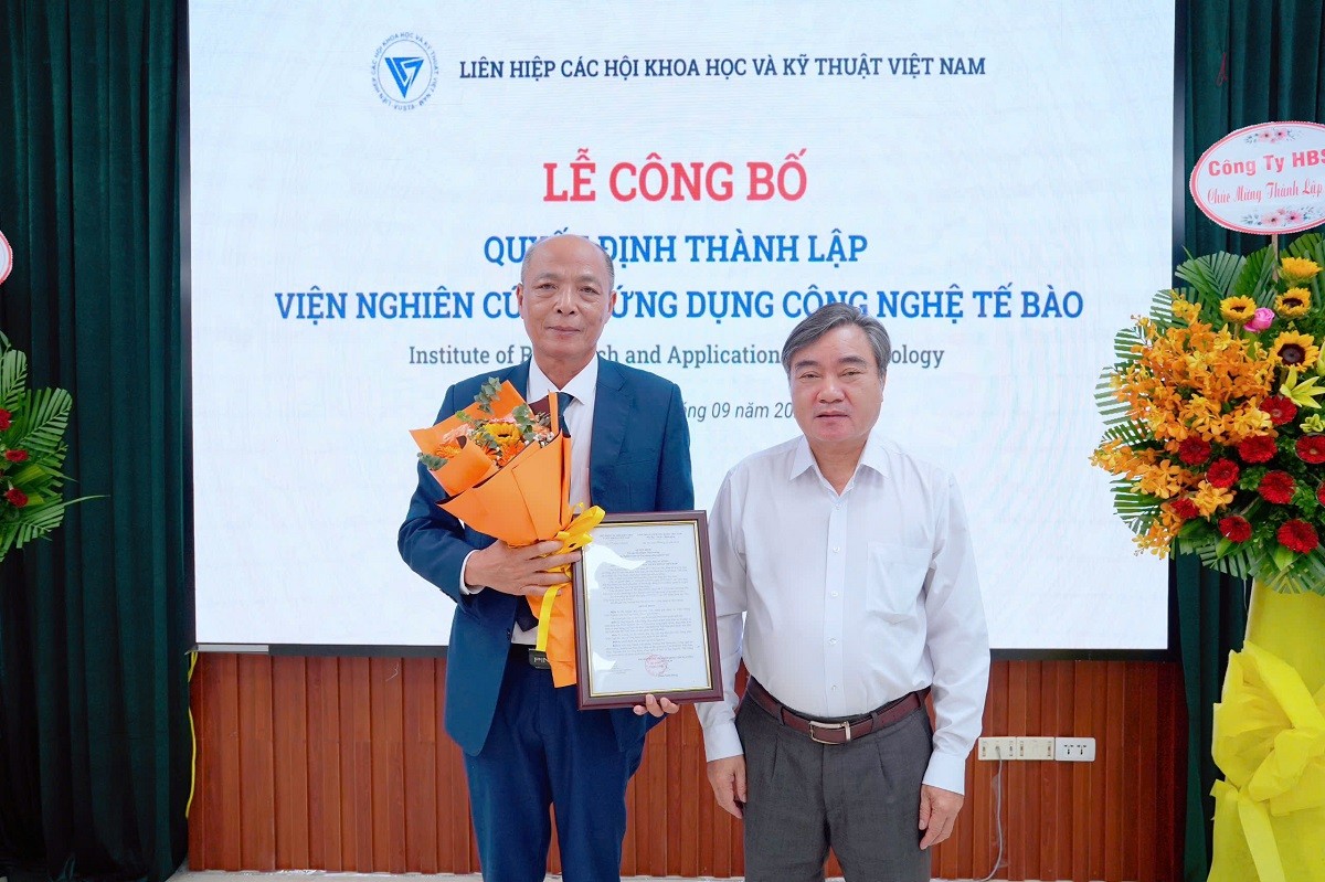 TS.BSCKII Nguyễn Tiến Dũng nhận quyết định bổ nhiệm Viện trưởng