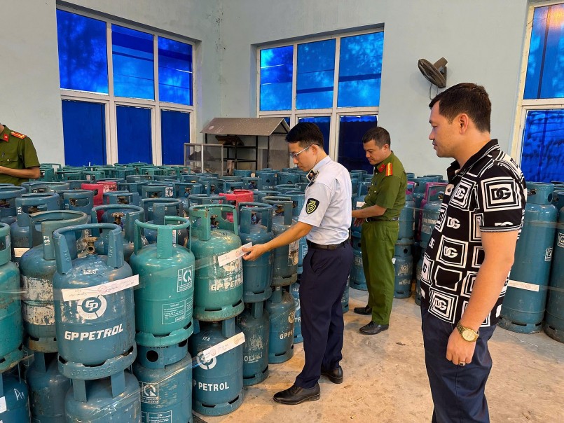 Phát hiện điểm san, chiết, nạp lượng lớn khí LPG trái phép tại Bắc Ninh