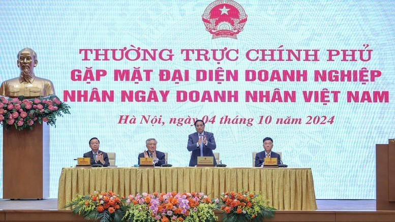 Thủ tướng gặp mặt doanh nghiệp nhân Ngày Doanh nhân Việt Nam