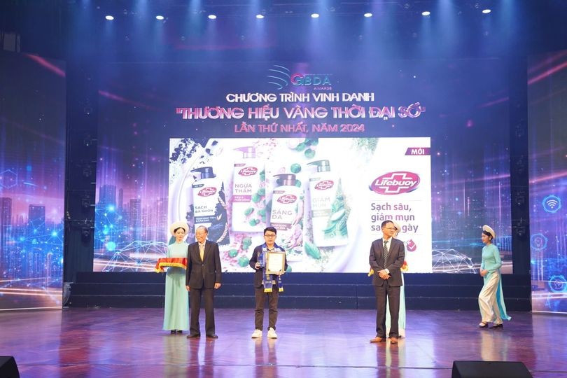 Lifebuoy nhận 2 danh hiệu từ “thương hiệu vàng thời đại số