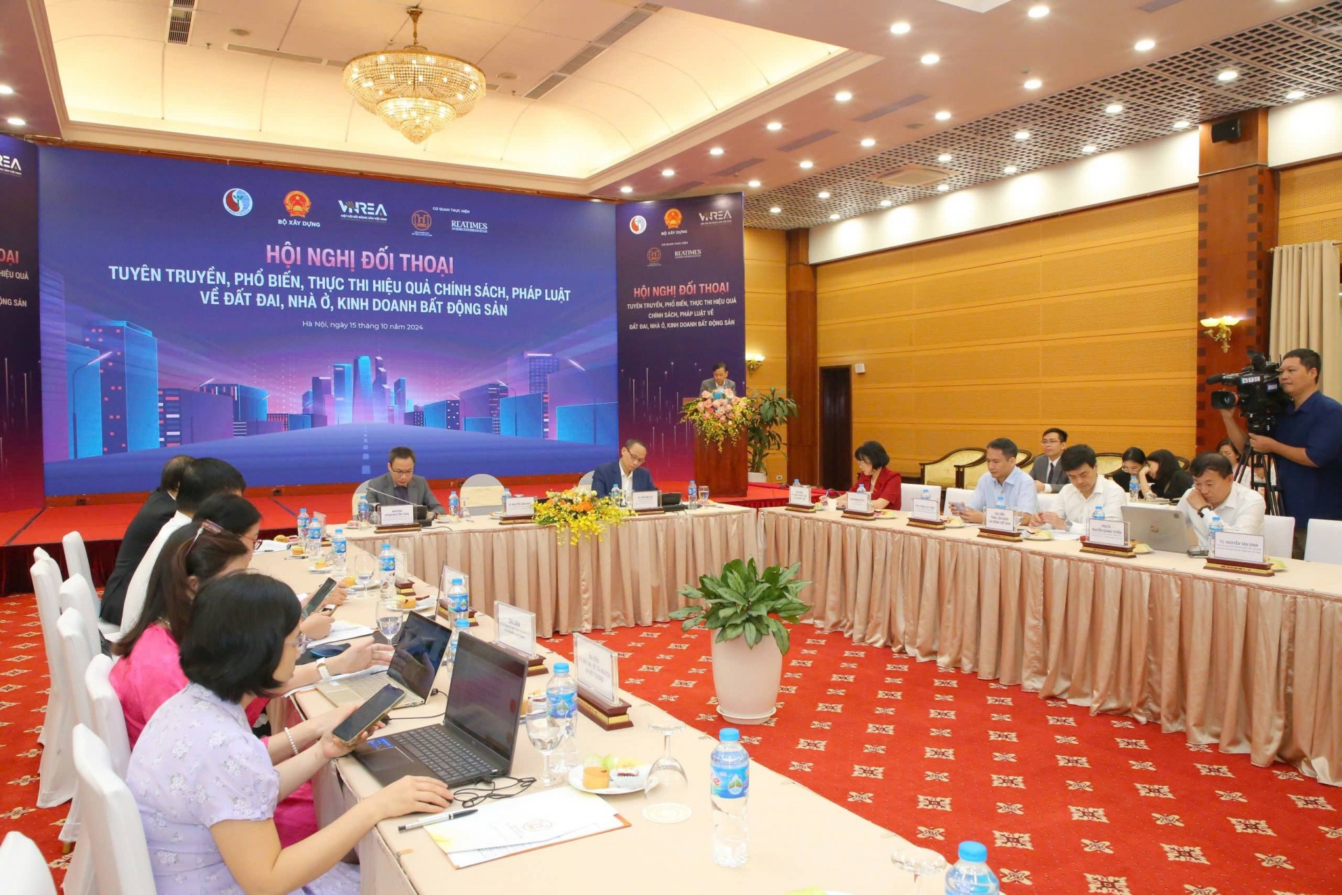 Hội nghị Đối thoại là nội dung đầu tiên trong Đề án truyền thông Tuyên truyền, phổ biến, thực thi có hiệu quả chính sách pháp luật về đất đai, nhà ở, kinh doanh bất động sản.
