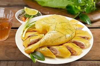 Ai không nên ăn thịt gà?