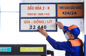 Giá xăng dầu được dự báo giảm nhẹ vào ngày mai (24/10)