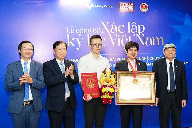 Kỷ lục Việt Nam đã khẳng định vị thế tiên phong, đi trước dẫn đầu của Meey Group trong lĩnh vực Proptech - ứng dụng công nghệ vào bất động sản.