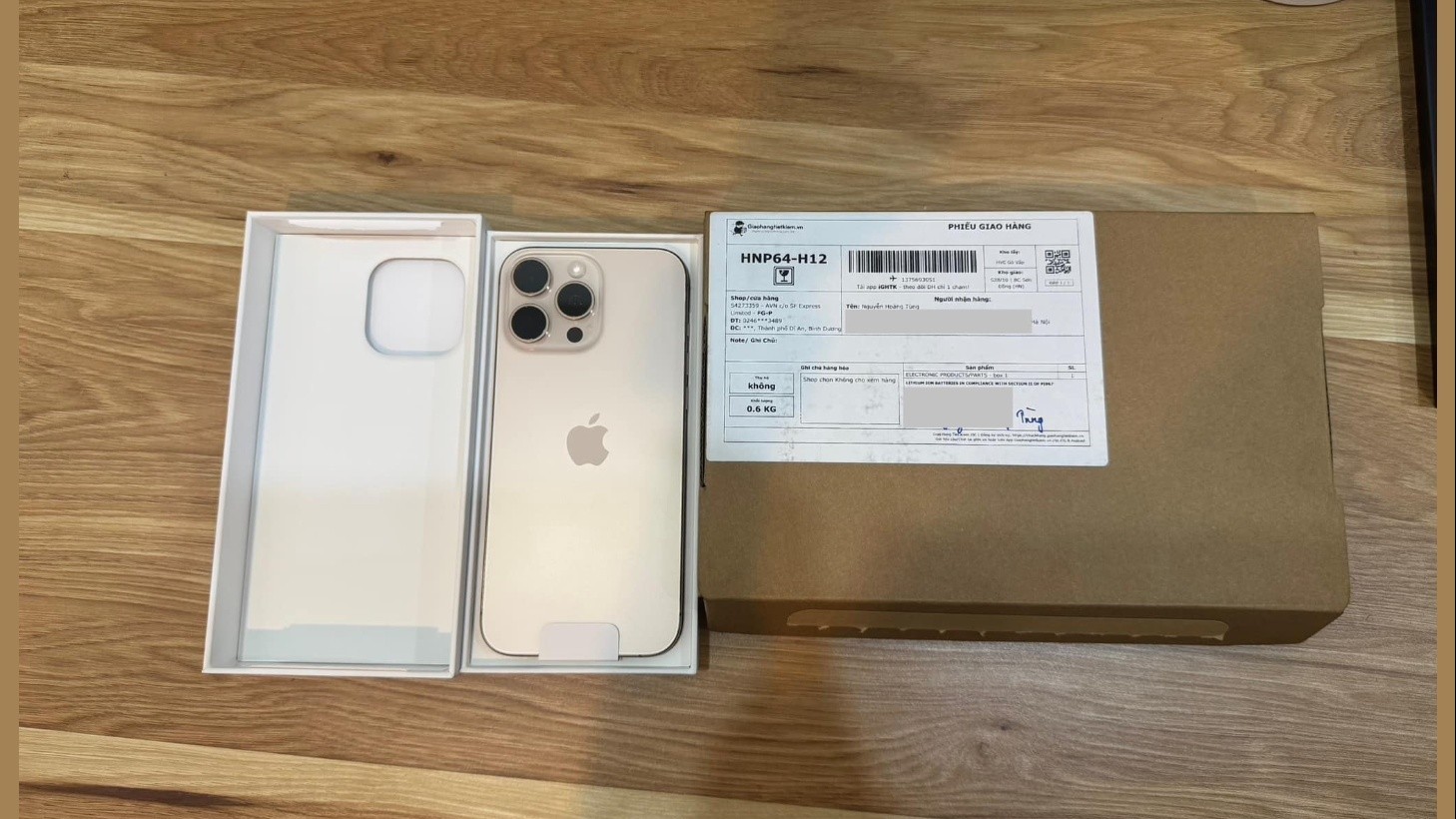 Vụ mua iPhone 16 Pro Max nhận hộp không: Khách đã nhận máy mới kèm phiếu mua hàng