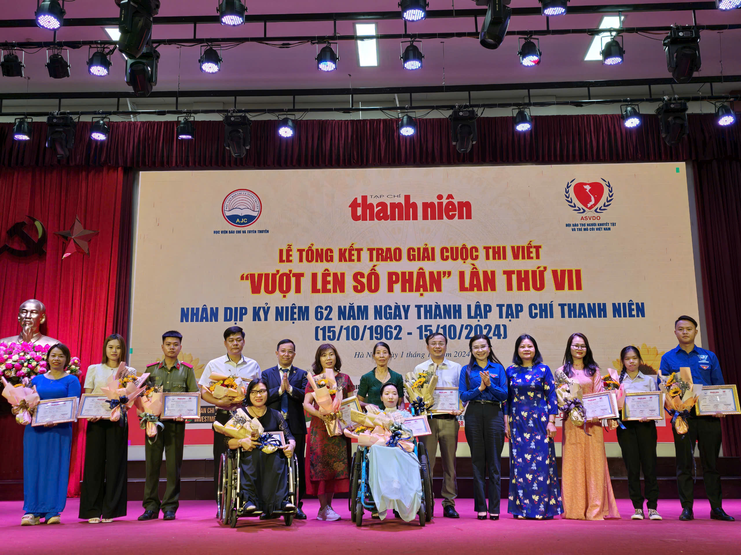 Lễ tổng kết, trao giải cuộc thi viết "Vượt lên số phận" lần VII Lễ tổng kết, trao giải cuộc thi viết "Vượt lên số phận" lần VII