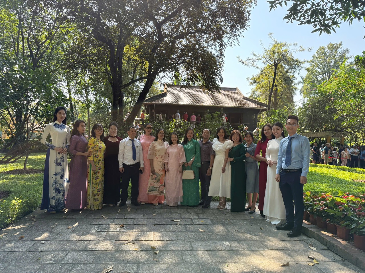 Lễ tổng kết, trao giải cuộc thi viết "Vượt lên số phận" lần VII Lễ tổng kết, trao giải cuộc thi viết "Vượt lên số phận" lần VII