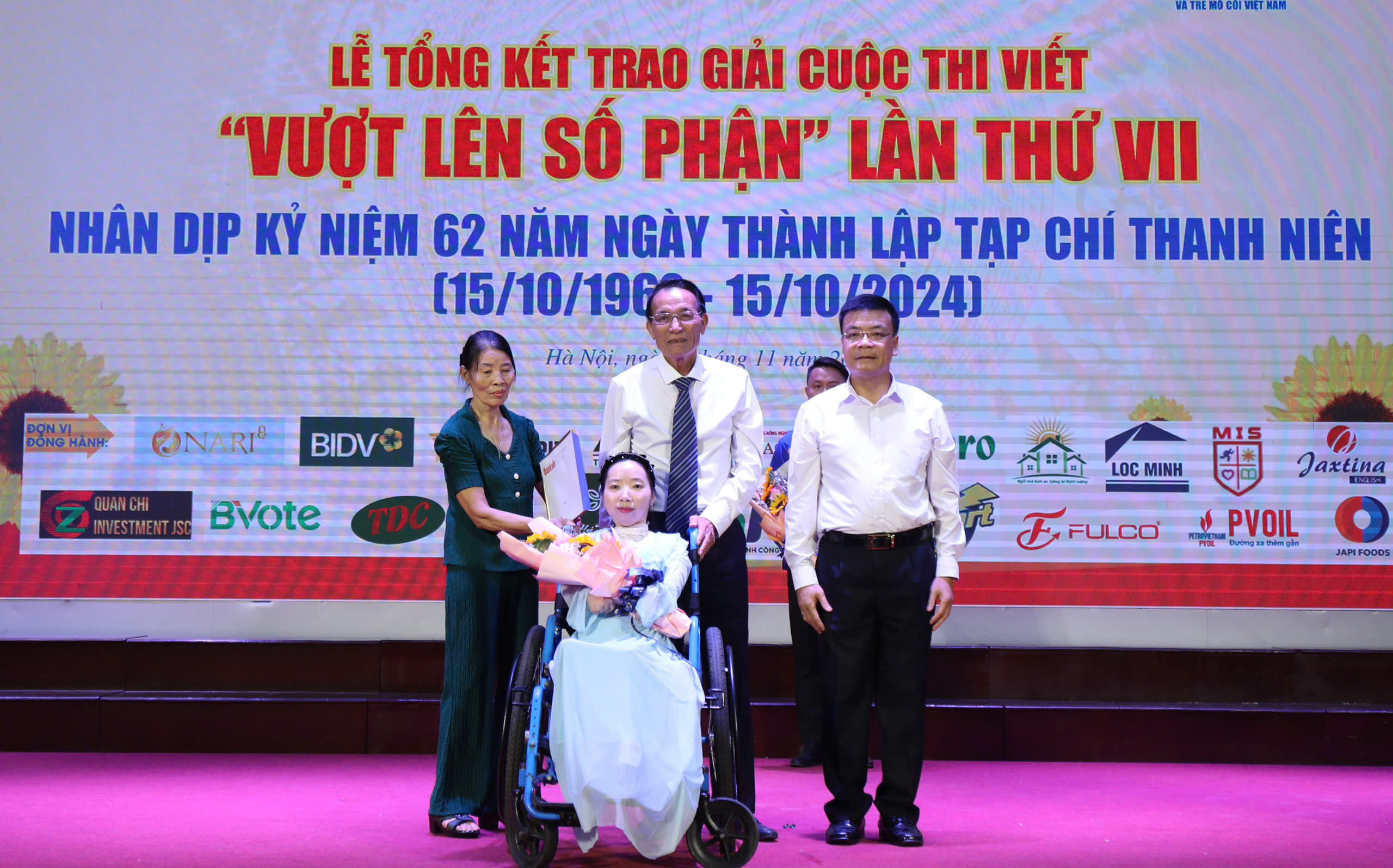 Lễ tổng kết, trao giải cuộc thi viết "Vượt lên số phận" lần VII Lễ tổng kết, trao giải cuộc thi viết "Vượt lên số phận" lần VII