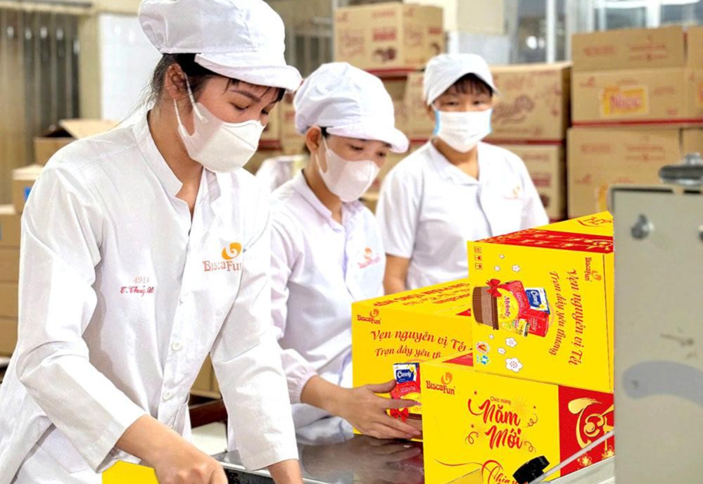 Sản xuất hàng phục vụ tết Nguyên đán Ất Tỵ tại Nhà máy Bánh kẹo Biscafun (Công ty CP Đường Quảng Ngãi).. AN 