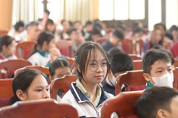 Niềm vui của Nguyễn Thùy Dung khi được nhận học bổng từ Công ty Tân Hiệp Phát