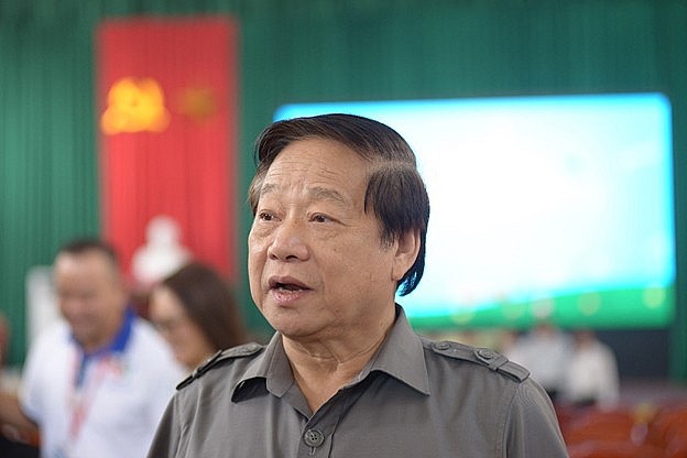 Chủ tịch Hội Khuyến học tỉnh Hà Nam Đỗ Văn Sáng tại buổi trao học bổng