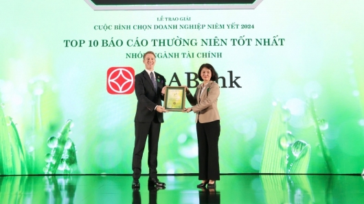 SeABank dẫn đầu Top 10 doanh nghiệp Quản trị công ty tốt nhất (Midcap) tại VLCA 2024