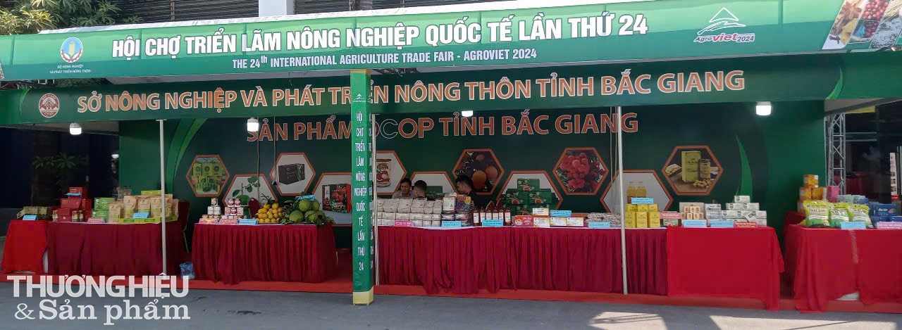 Gian hàng trưng bày những sản phẩm nông nghiệp của tỉnh Bắc Giang tại Hội chợ triển lãm Nông nghiệp Quốc tế AgroViet 2024. 