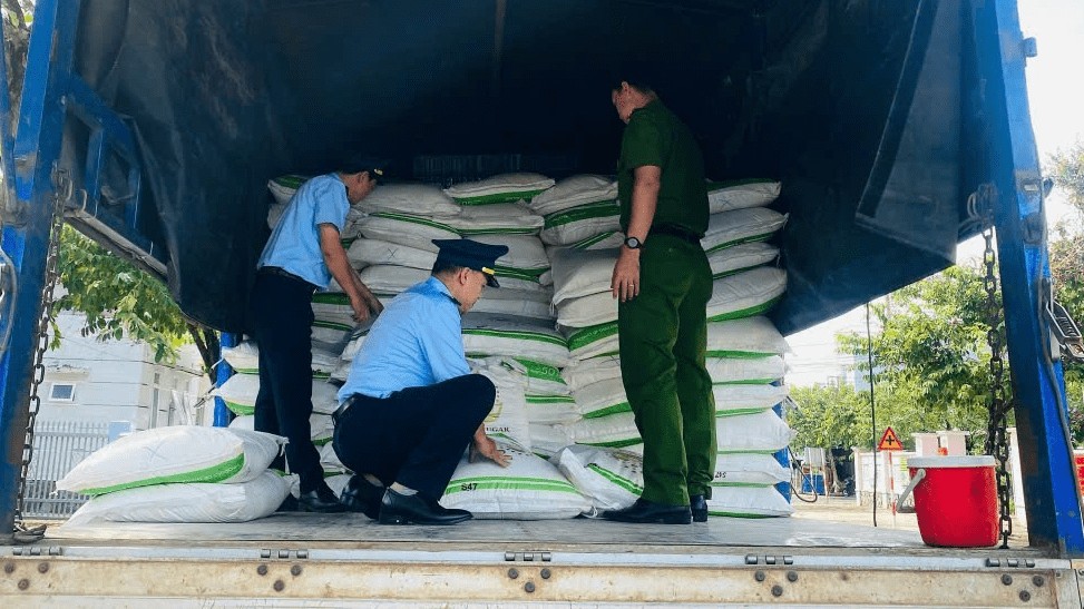 Phú Yên: Phát hiện 35 tấn đường lậu đang trên đường vận chuyển tiêu thụ