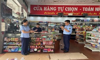 Phát hiện và xử lý 54 vụ vi phạm trong kinh doanh thuốc lá tại Quảng Ninh