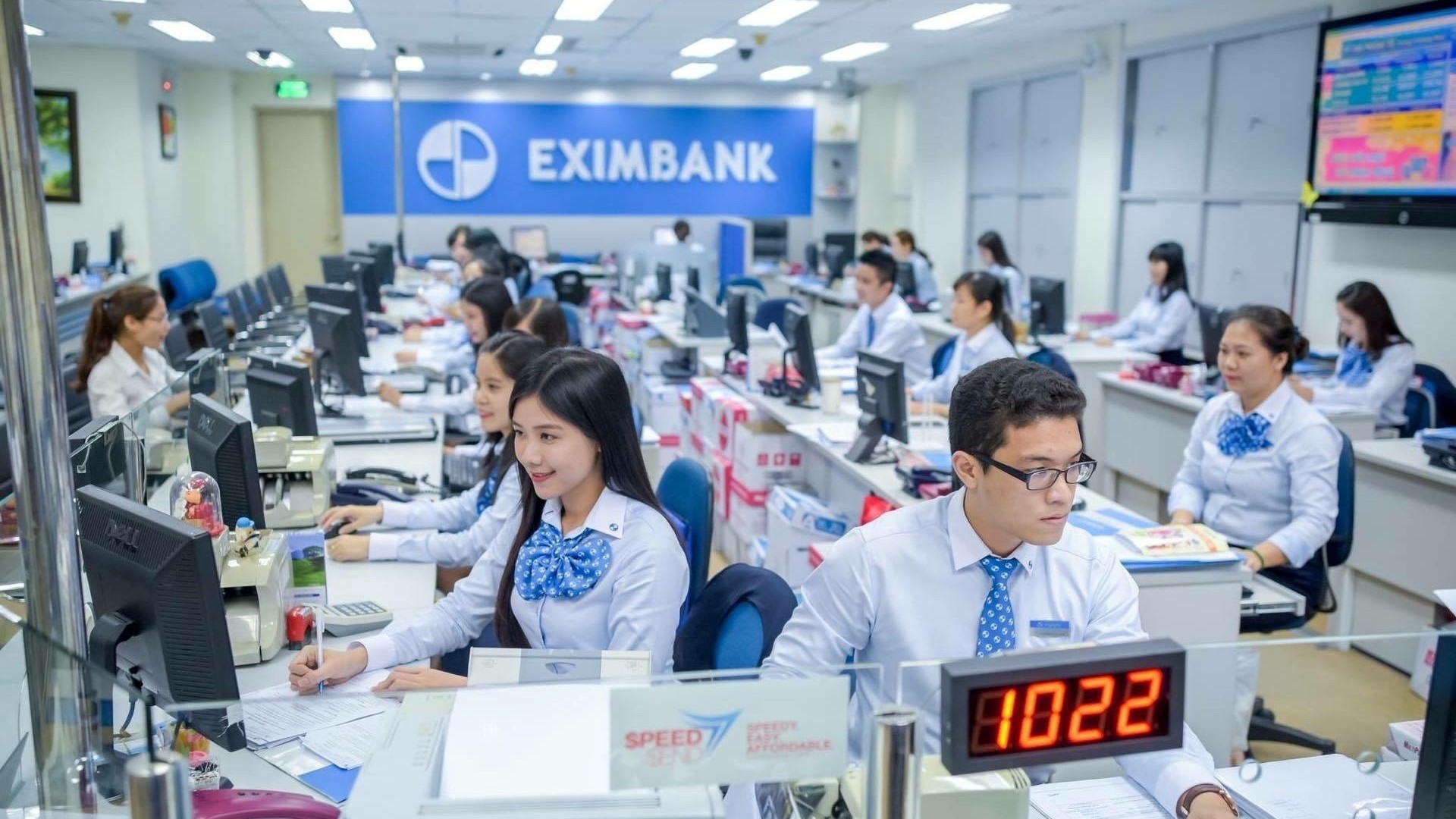 2 Phó chủ tịch EIB bị miễn nhiệm, ngân hàng Bắc tiến