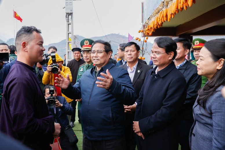 Thủ tướng Phạm Minh Chính dự Lễ khánh thành khu tái thiết thôn Làng Nủ