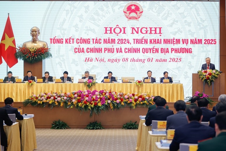 Phó Thủ tướng Thường trực Chính phủ Nguyễn Hòa Bình: Phấn đấu tốc độ tăng trưởng cả nước năm 2025 đạt trên 8% hoặc 10% trong điều kiện thuận lợi, tạo đà, tạo lực, tạo thế, tạo niềm tin cho tăng trưởng 2 con số trong giai đoạn 2026-2030 - Ảnh: VGP