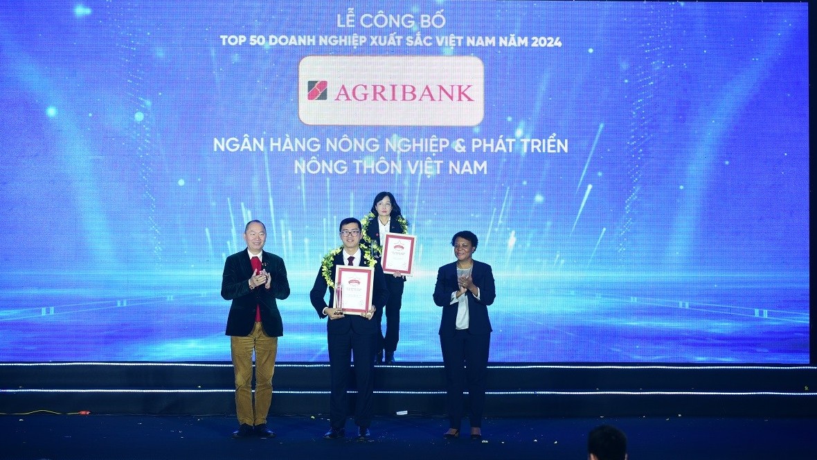 8 năm liên tiếp Agribank khẳng định vị thế trong TOP 10 Doanh nghiệp lớn nhất Việt Nam