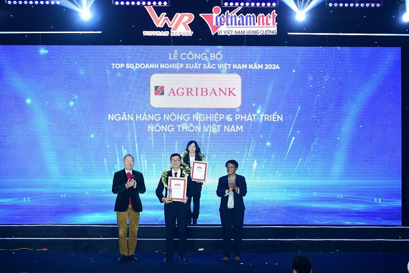 Agribank tiếp tục khẳng định 8 năm liên tiếp là ngân hàng đứng thứ nhất trong hệ thống NHTM Việt Nam và nằm trong TOP 10 Doanh nghiệp lớn nhất Việt Nam