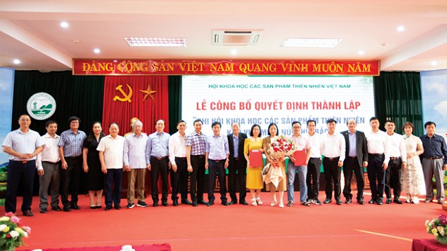 Những kết quả nổi bật trong năm 2024 và phương hướng hoạt động năm 2025 của Hội Khoa học các sản phẩm thiên nhiên Việt Nam (VANPS)