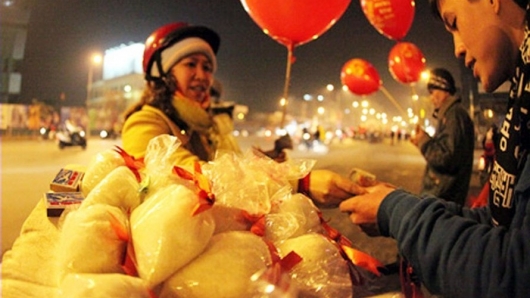 Chuyên gia văn hoá lý giải ý nghĩa phong tục "Đầu năm mua muối, cuối năm mua vôi"