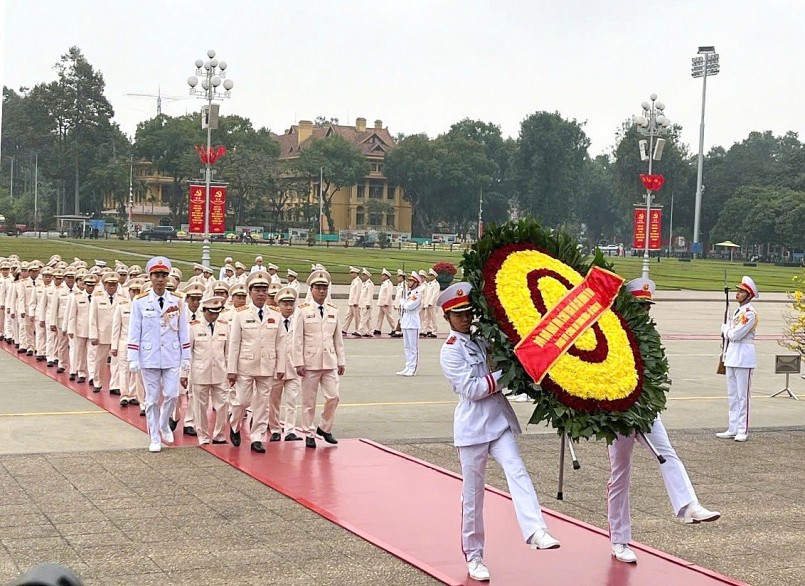 Lãnh đạo Đảng, Nhà nước vào Lăng viếng Chủ tịch Hồ Chí Minh dịp Tết cổ truyền của dân tộc