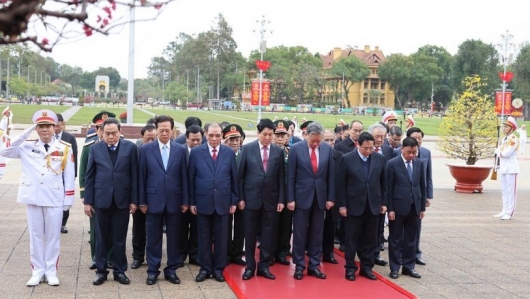 Lãnh đạo Đảng, Nhà nước vào Lăng viếng Chủ tịch Hồ Chí Minh nhân kỷ niệm 95 năm Ngày thành lập Đảng