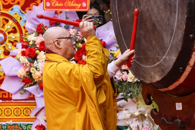 Khai hội chùa Hương Xuân Ất Tỵ 2025: Không khí vắng vẻ bất ngờ, người dân thong thả lễ chùa