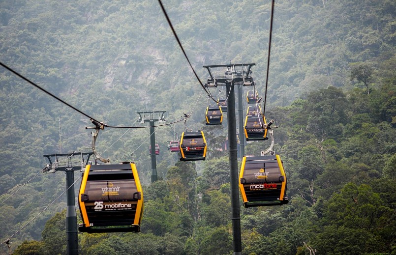 Ngày nay, hệ thống cáp treo giúp việc chinh phục đỉnh Yên Tử trở nên dễ dàng hơn, rút ngắn thời gian di chuyển.