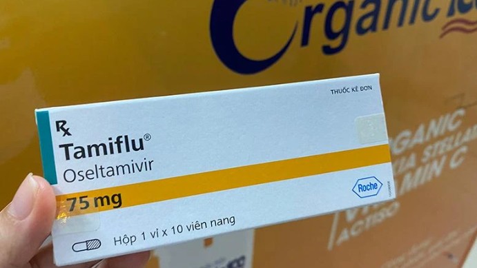 Cúm A bùng phát, thuốc Tamiflu "khan hàng" gây nên tình trạng loạn giá