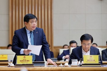 Chính phủ đề xuất điều chỉnh mục tiêu tăng trưởng GDP 2025 vượt 8%