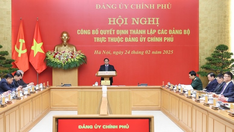 Thủ tướng Phạm Minh Chính trao Quyết định thành lập 15 đảng bộ trực thuộc Đảng uỷ Chính phủ