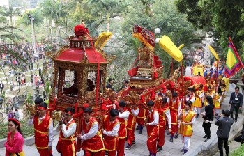 Bảo tồn và phát huy tính chất thiêng liêng của lễ hội cổ truyền