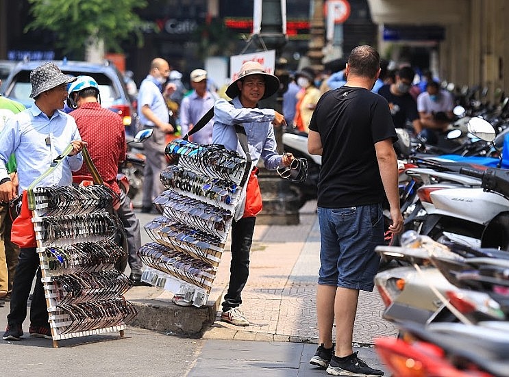 TP.HCM quyết liệt xử lý tình trạng chèo kéo, "chặt chém" du khách